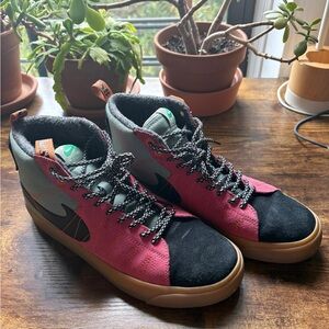 Nike Blazer Mid SB Zoom - Pink and Black High-Top Sneakers -W 10 / M 8.5